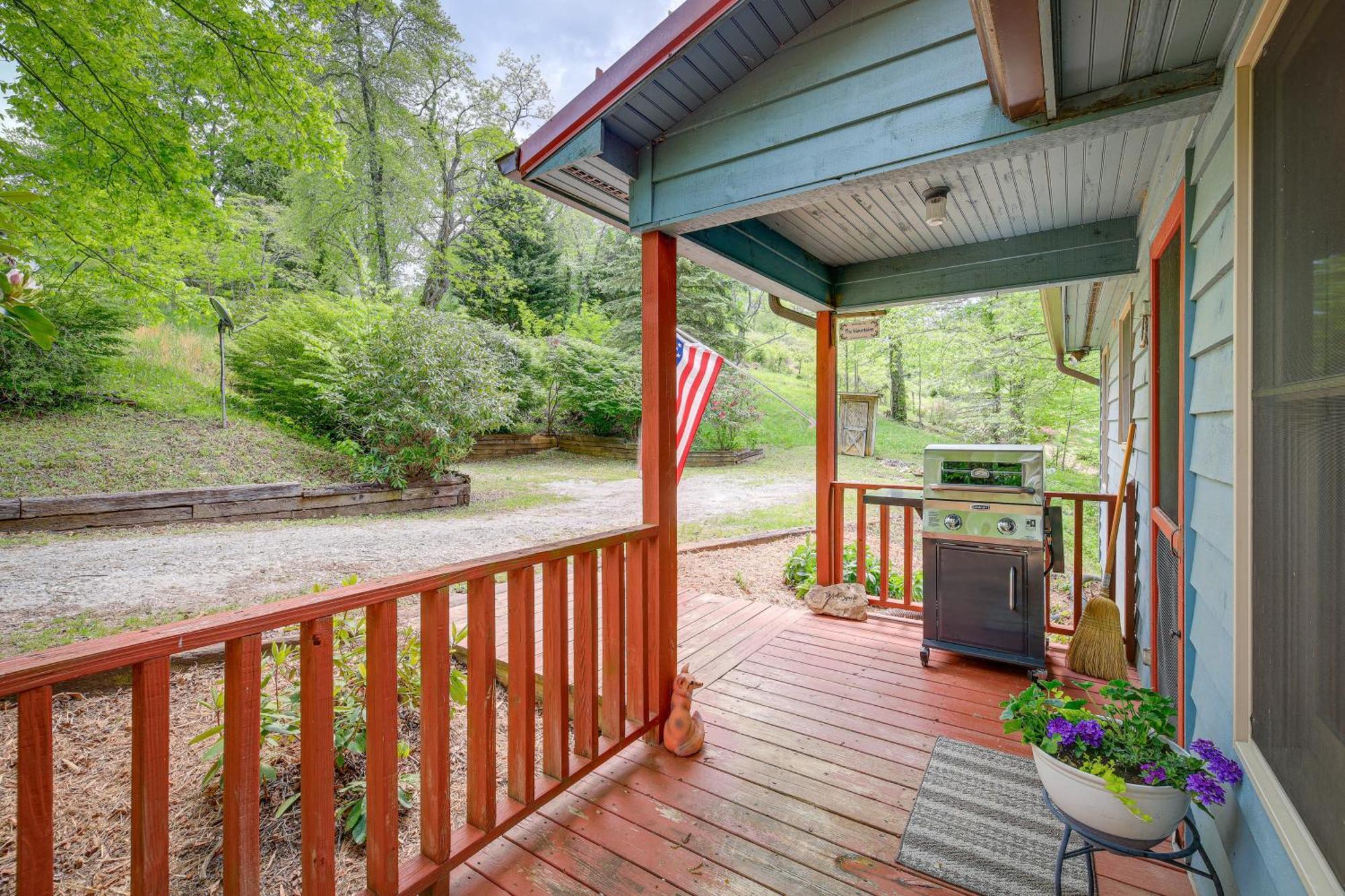 Quaint Blue Ridge Cabin Rental With On-Site Stream! Sparta Экстерьер фото