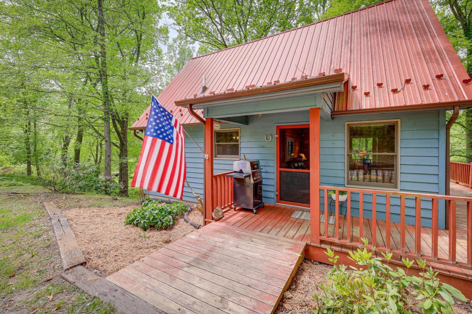 Quaint Blue Ridge Cabin Rental With On-Site Stream! Sparta Экстерьер фото