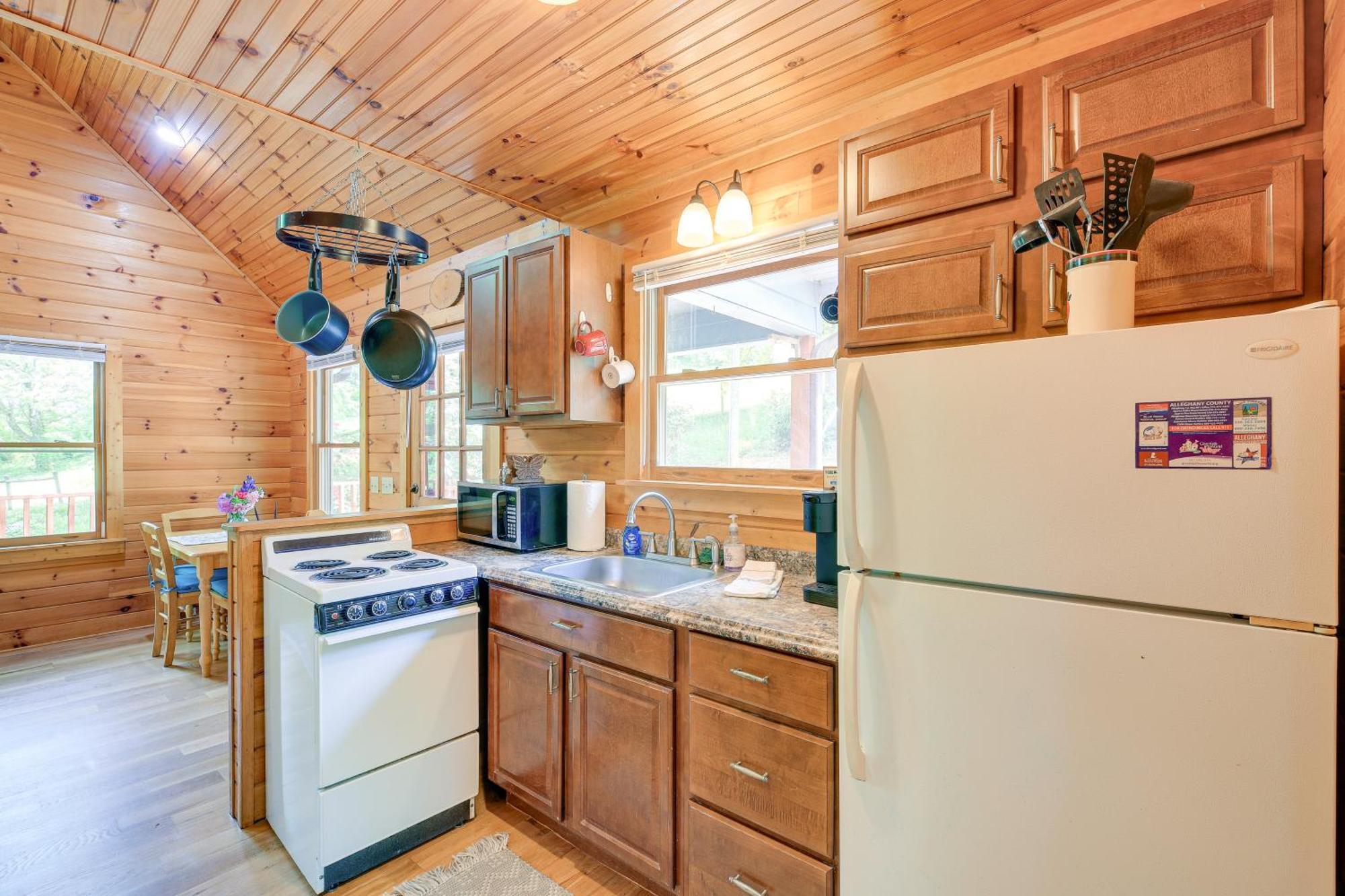 Quaint Blue Ridge Cabin Rental With On-Site Stream! Sparta Экстерьер фото