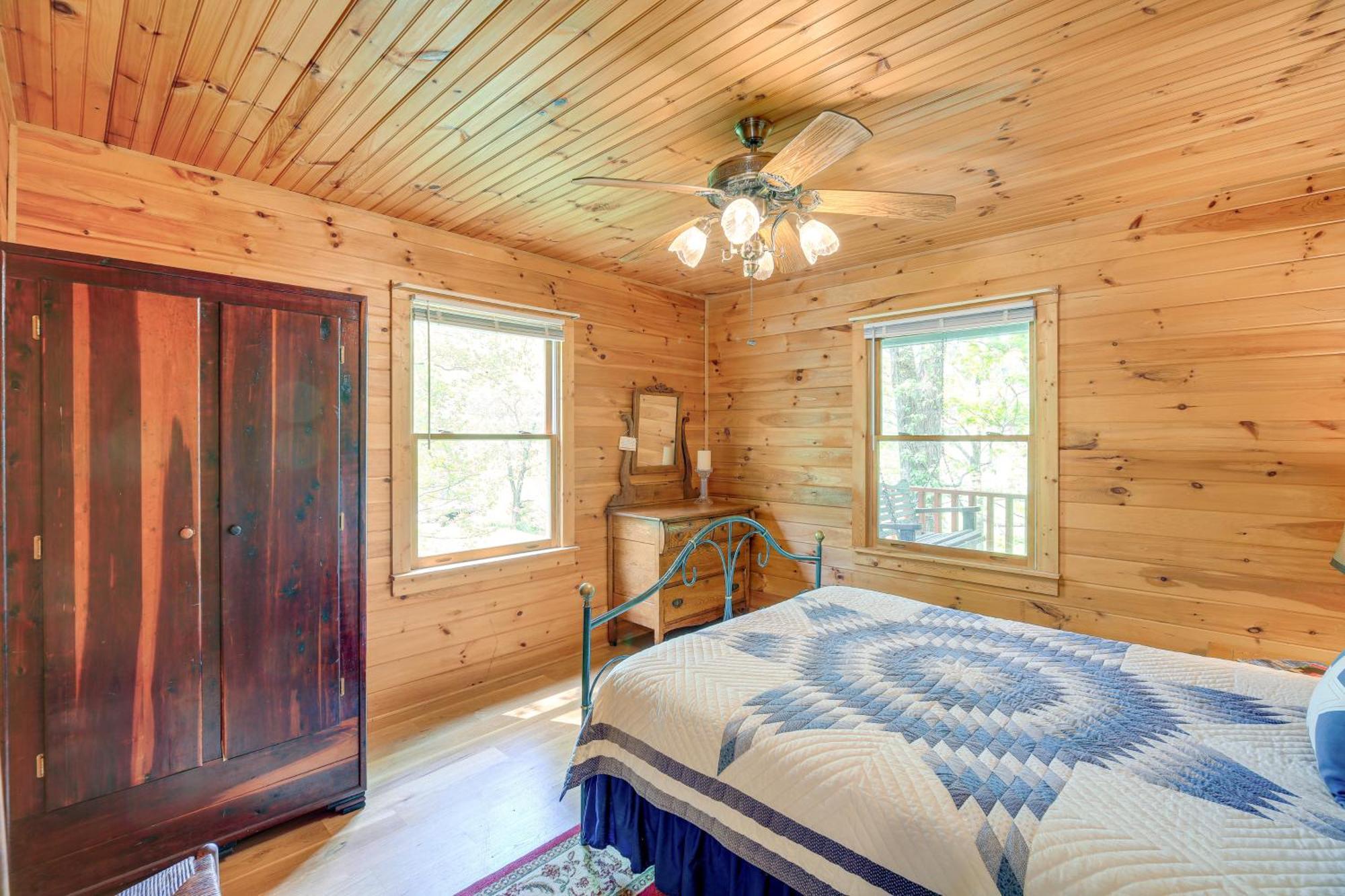 Quaint Blue Ridge Cabin Rental With On-Site Stream! Sparta Экстерьер фото