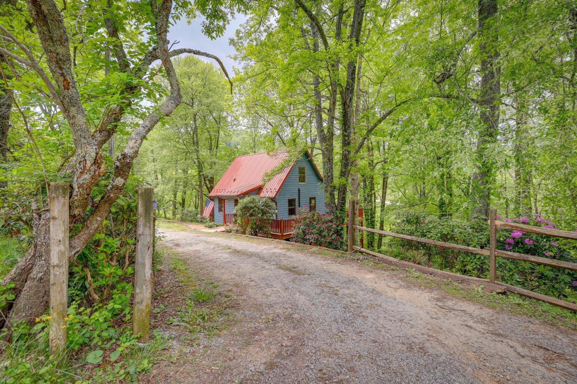 Quaint Blue Ridge Cabin Rental With On-Site Stream! Sparta Экстерьер фото